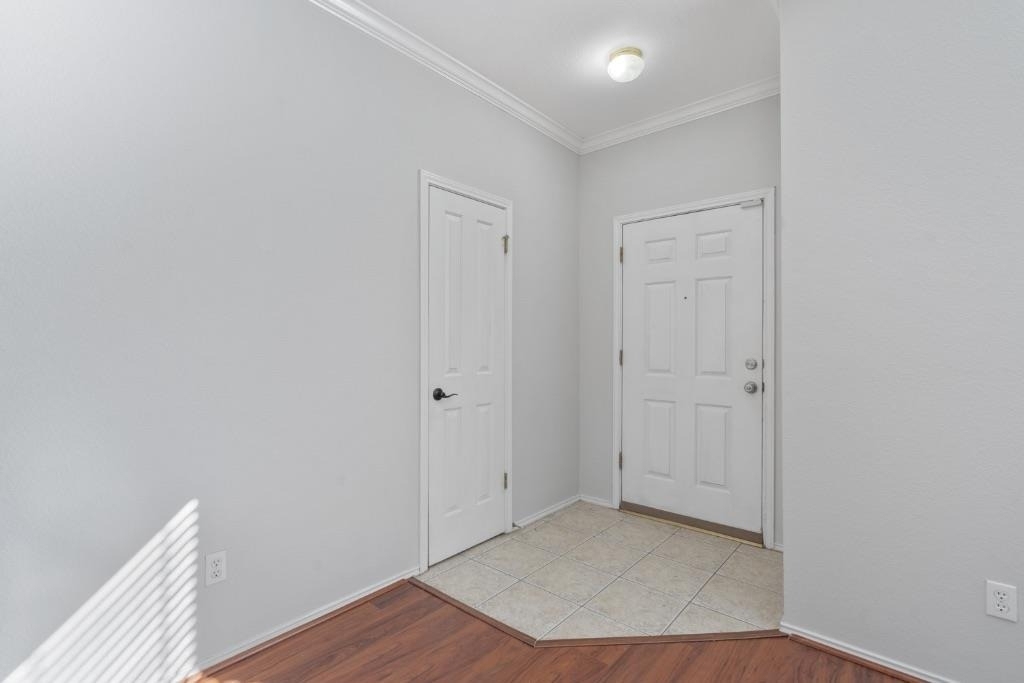 120 Brazos Ln - Photo 2