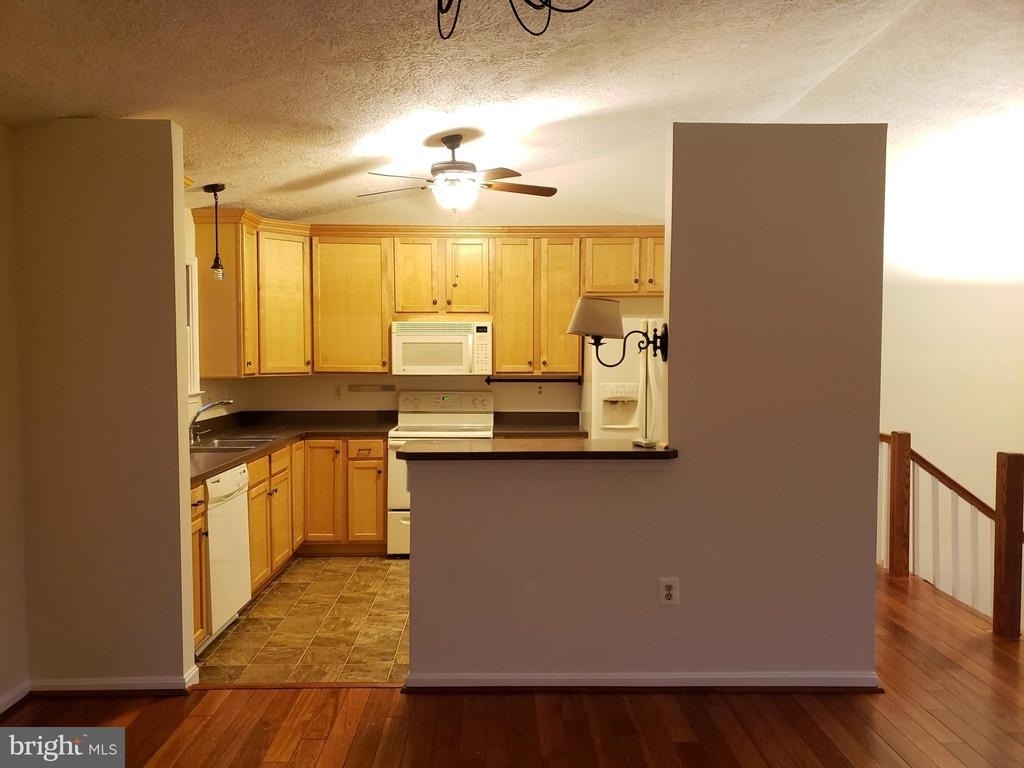724 Hillcrest Drive - Photo 10