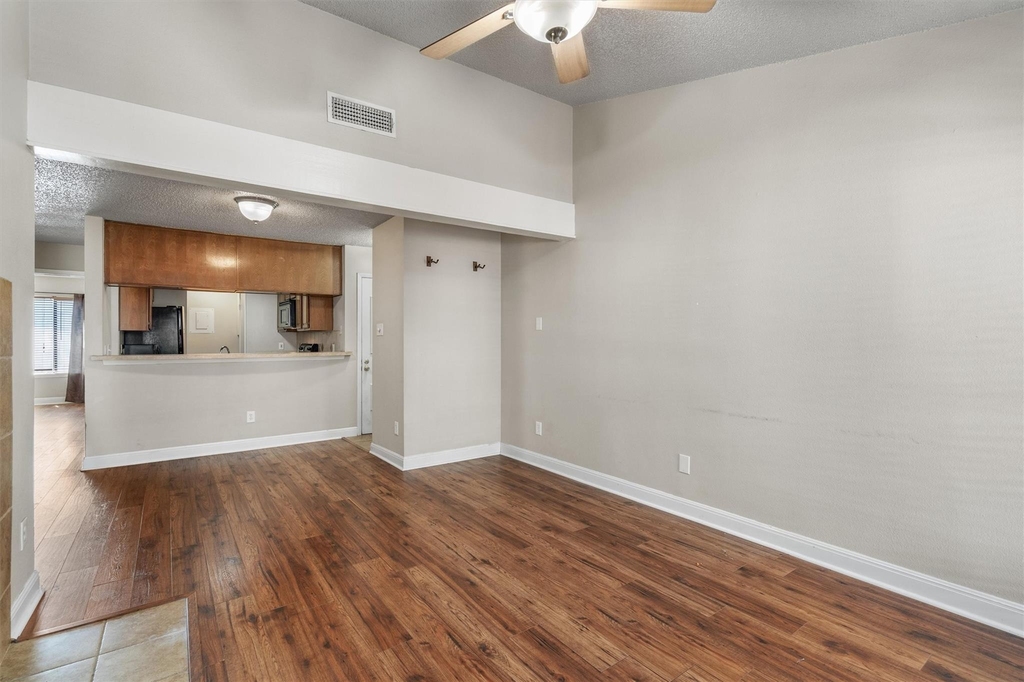 806 W 24th St - Photo 8