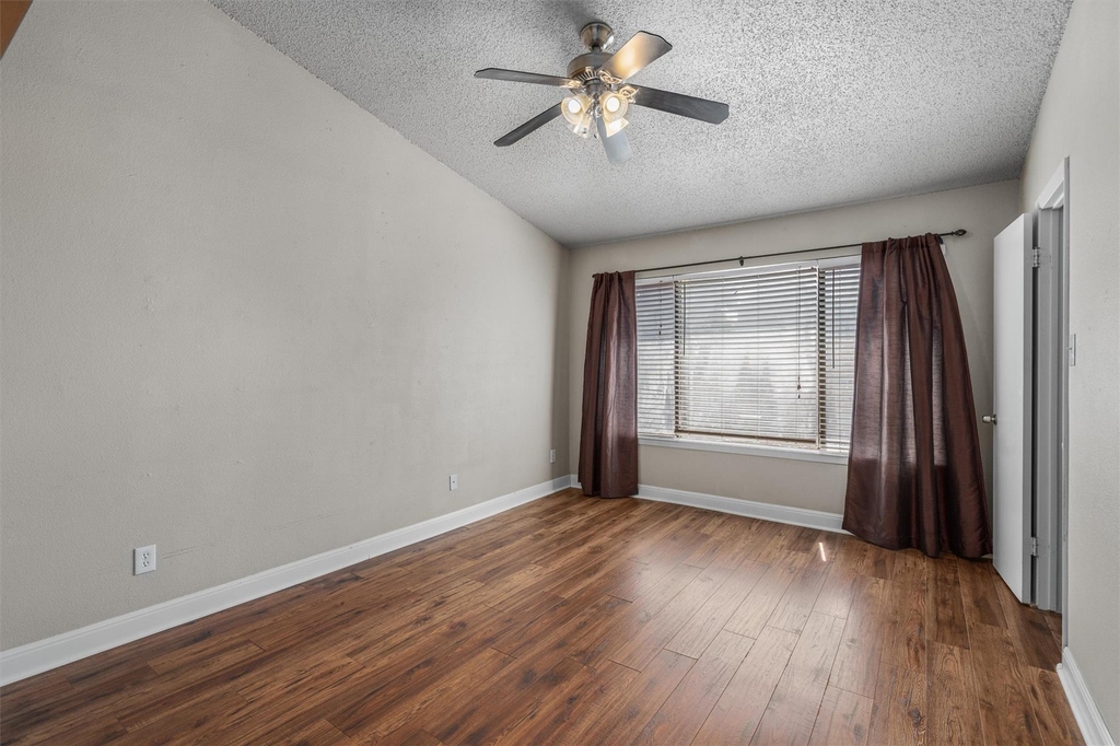 806 W 24th St - Photo 16