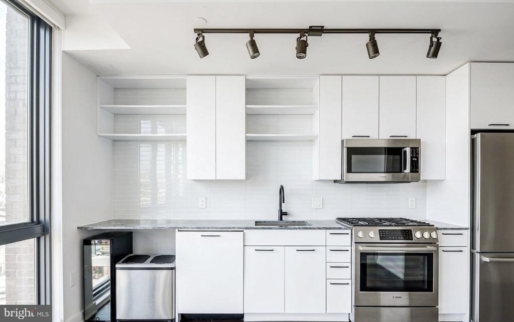 70 N Street Se - Photo 4