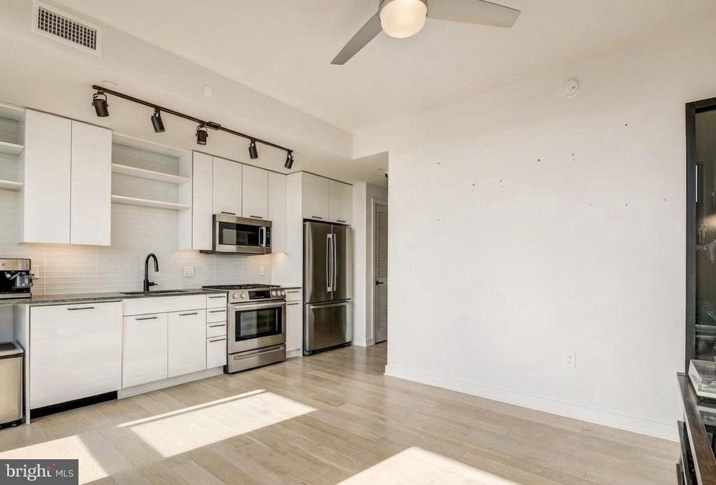 70 N Street Se - Photo 6