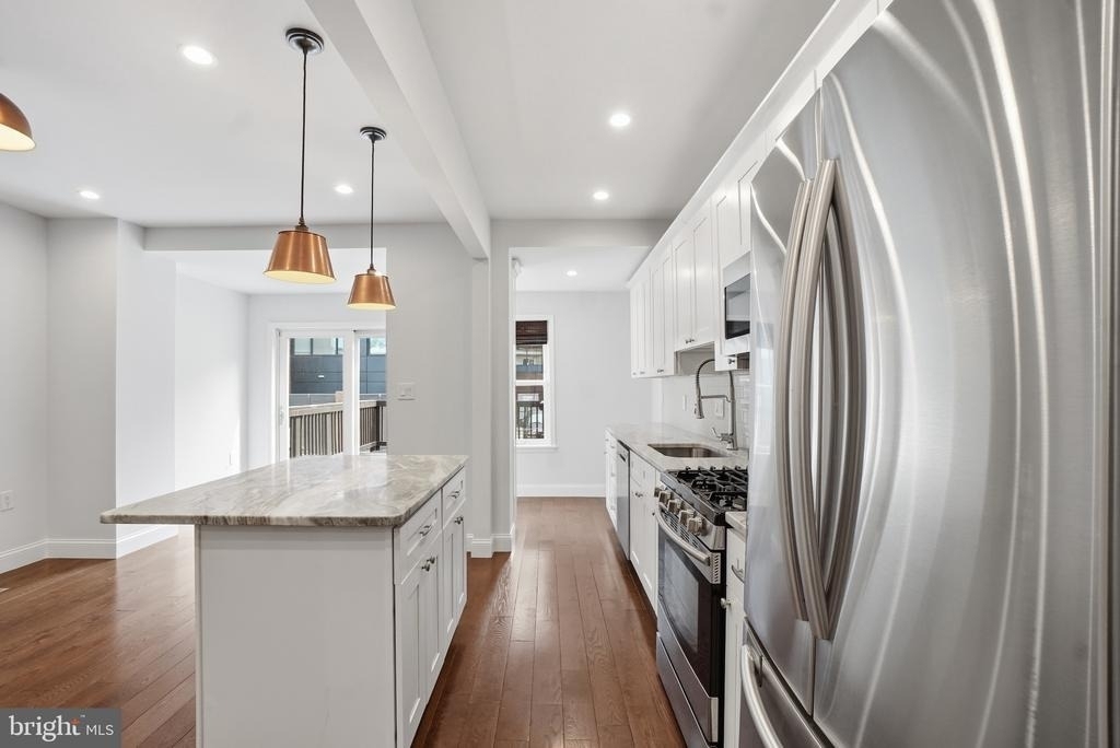 1118 Chicago Street Se - Photo 4