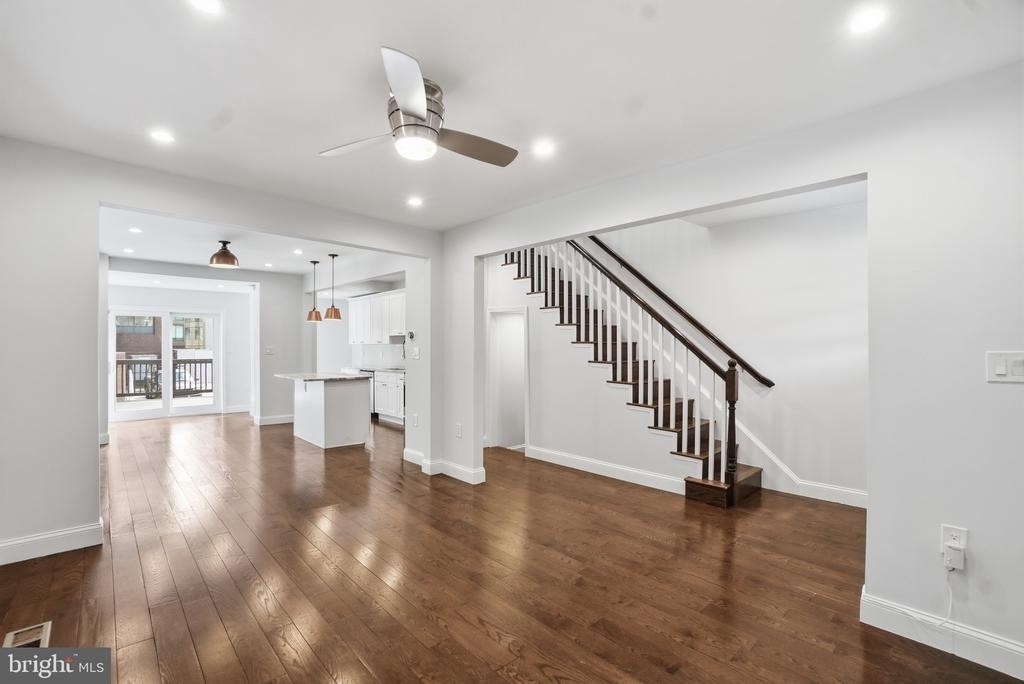 1118 Chicago Street Se - Photo 2