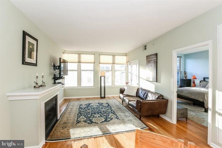 715 6th Street Nw - Photo 2