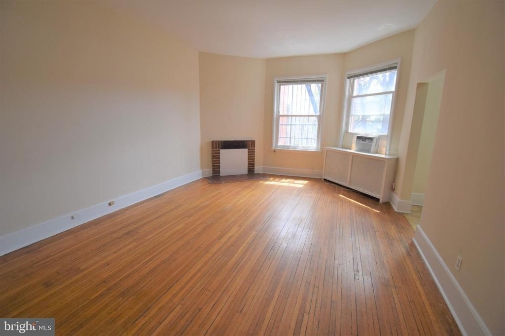 2112 O Street Nw - Photo 1