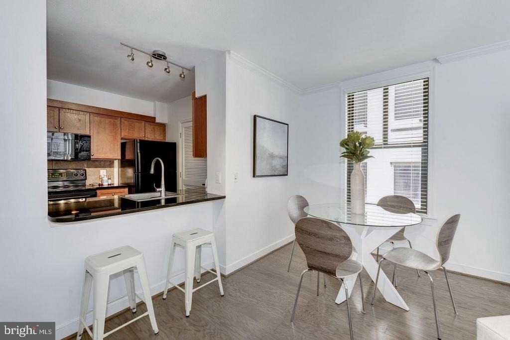 631 D Street Nw - Photo 3