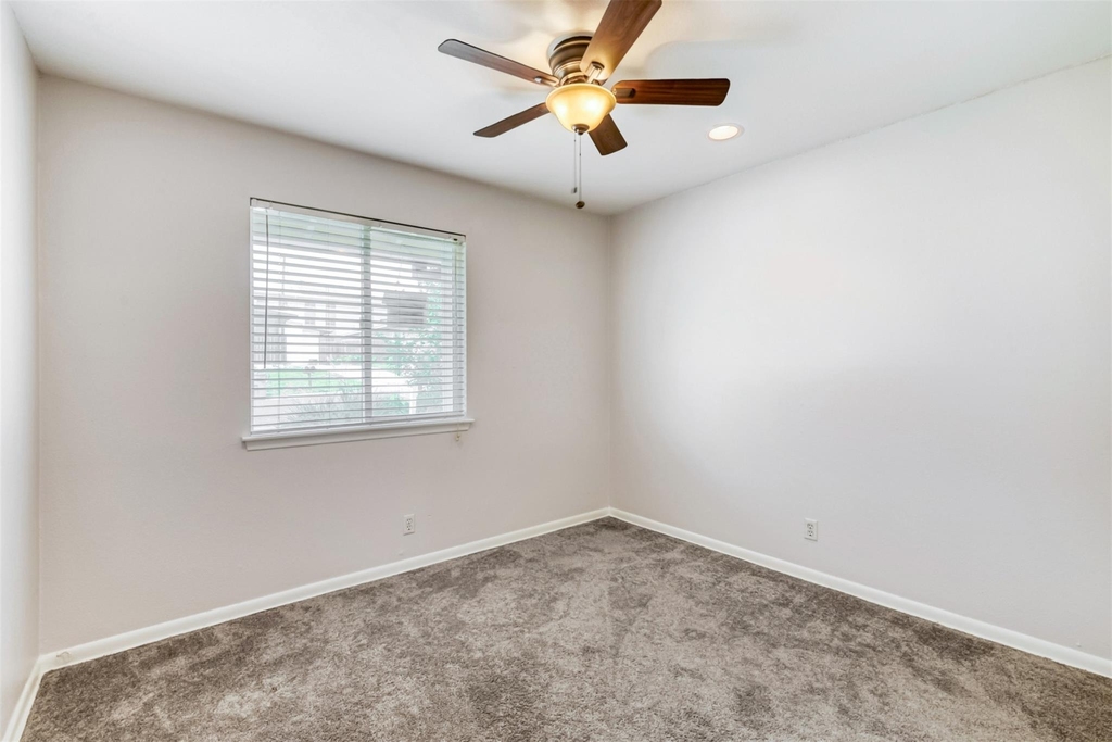 2501 Audubon Pl - Photo 5