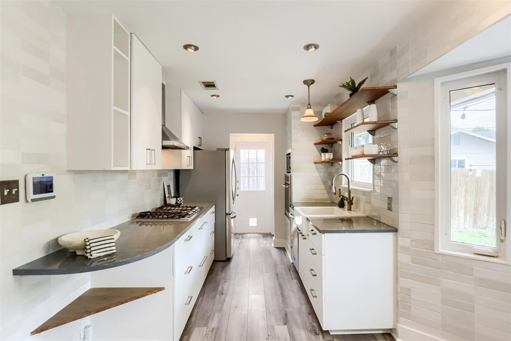 2501 Audubon Pl - Photo 3