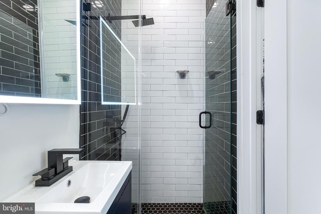 1307 Longfellow Street Nw - Photo 12