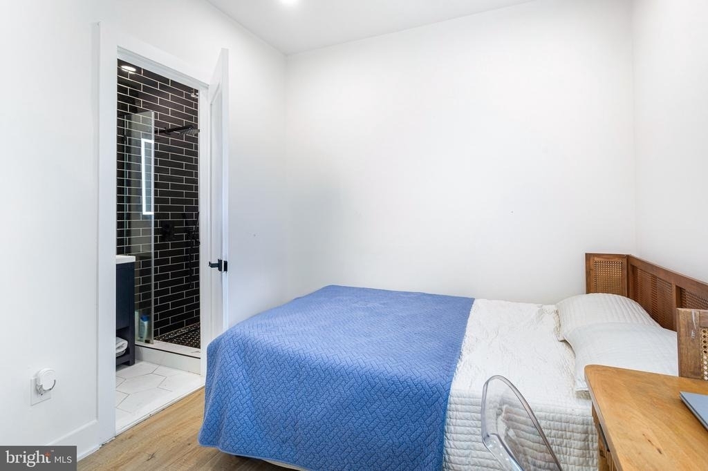 1307 Longfellow Street Nw - Photo 7