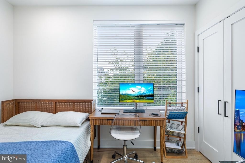 1307 Longfellow Street Nw - Photo 9