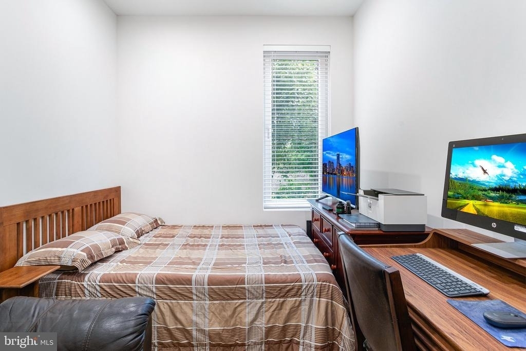 1307 Longfellow Street Nw - Photo 17