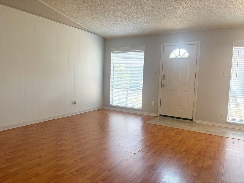 600 W 51st St - Photo 11