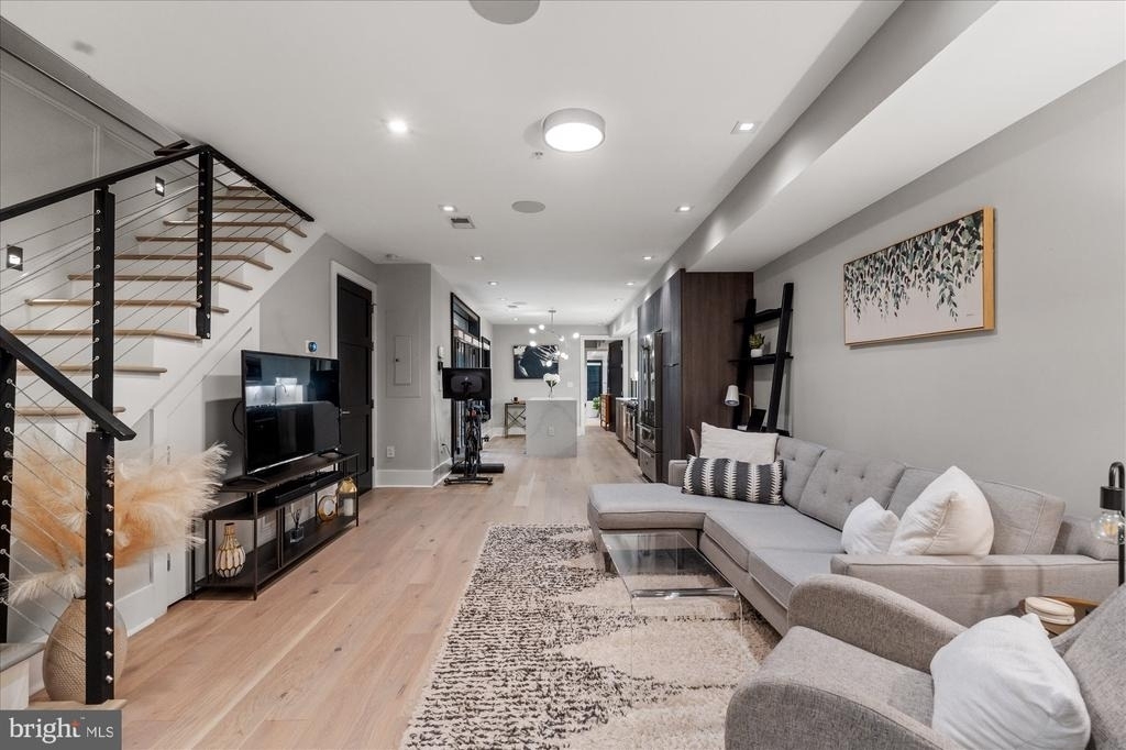 1429 W Street Nw - Photo 1