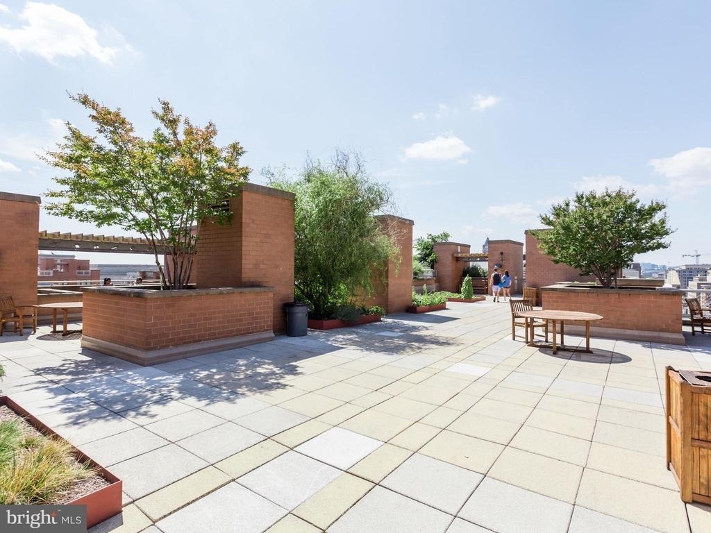 631 D Street Nw - Photo 30