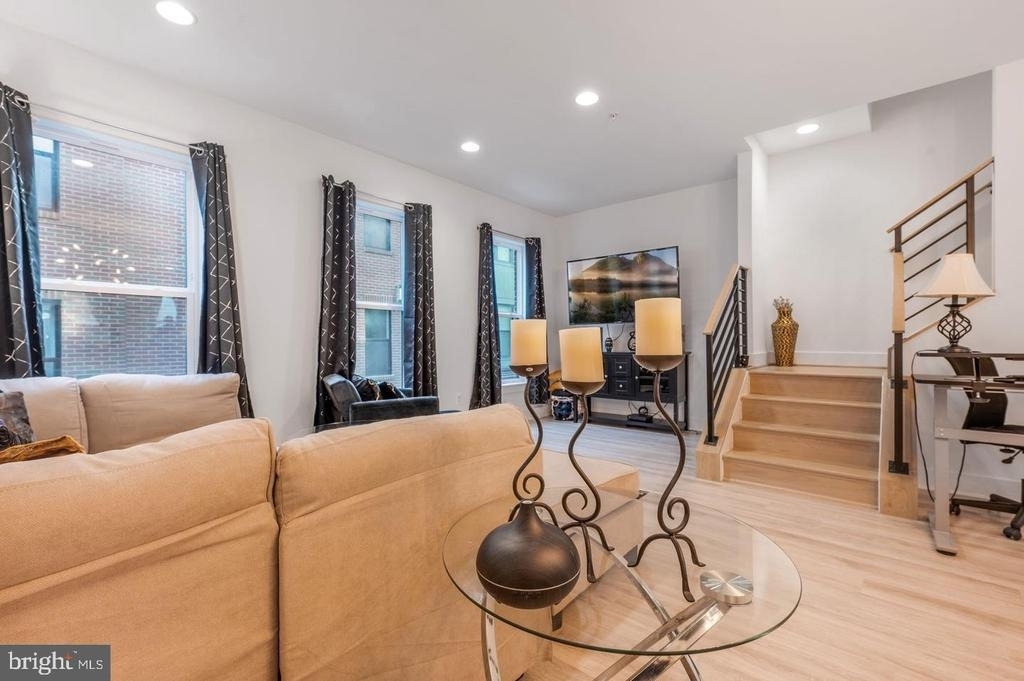 317 Riggs Park Place Ne - Photo 12