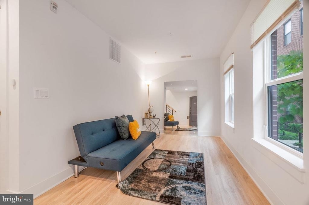 317 Riggs Park Place Ne - Photo 3