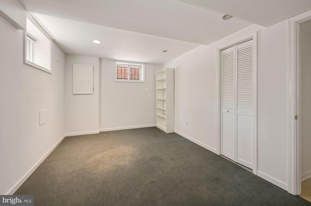 4505 Alton Place Nw - Photo 32