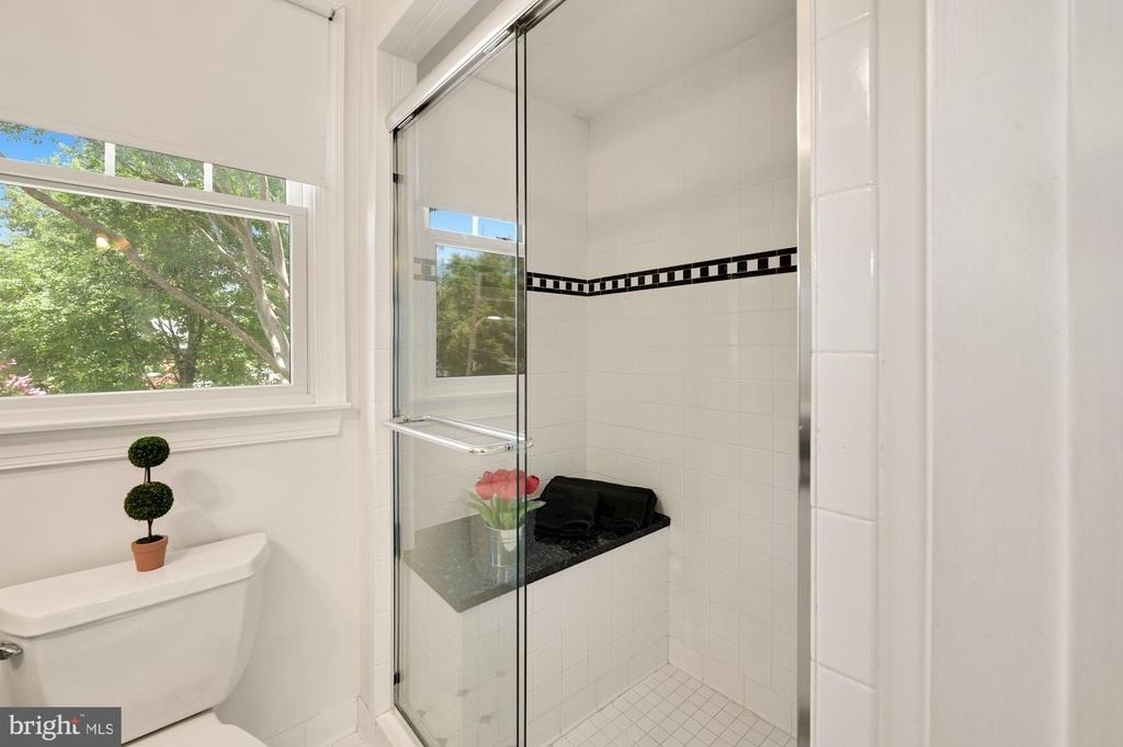 4505 Alton Place Nw - Photo 22