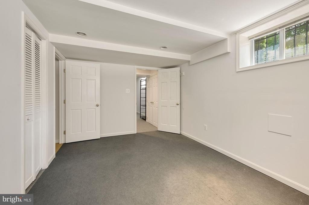 4505 Alton Place Nw - Photo 33