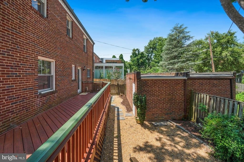 4505 Alton Place Nw - Photo 42