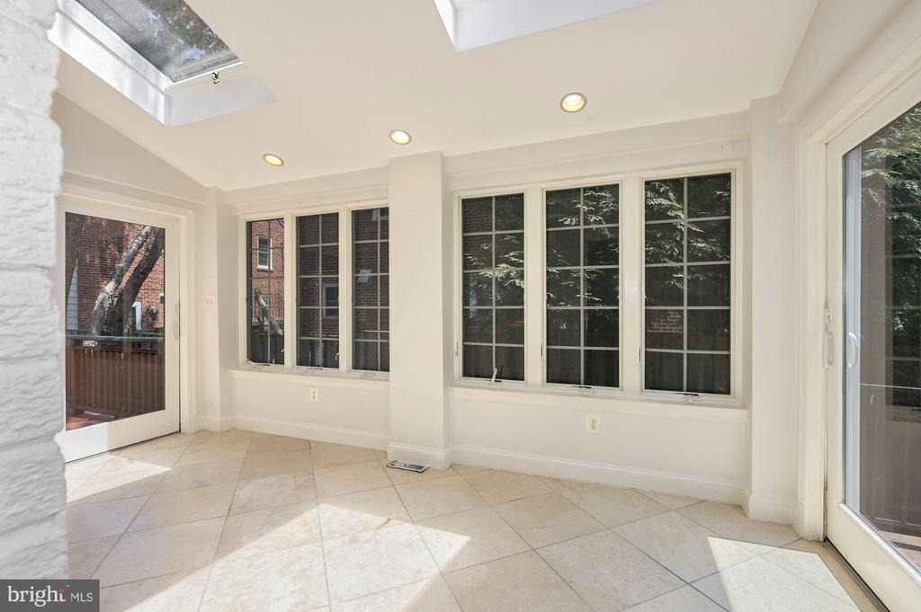 4505 Alton Place Nw - Photo 14