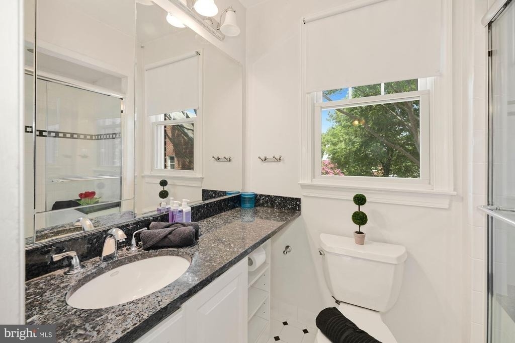 4505 Alton Place Nw - Photo 21