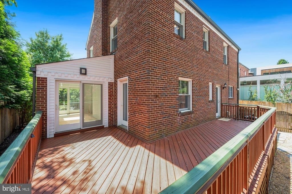 4505 Alton Place Nw - Photo 40