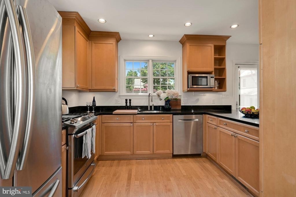 4505 Alton Place Nw - Photo 8