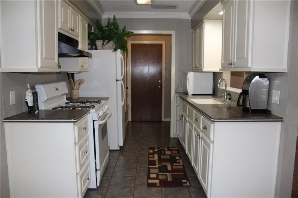 1702 Goodson Ln - Photo 7