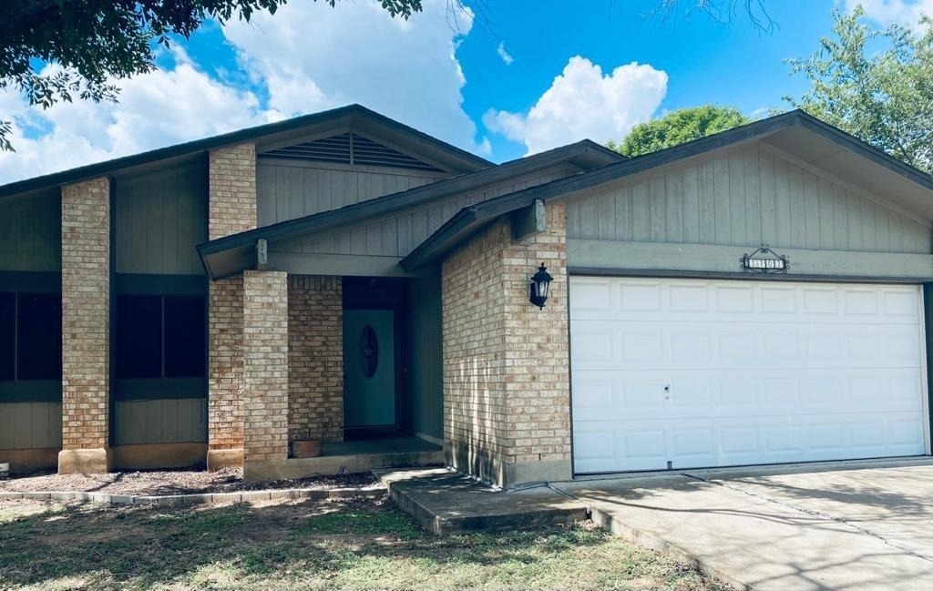 1702 Goodson Ln - Photo 1