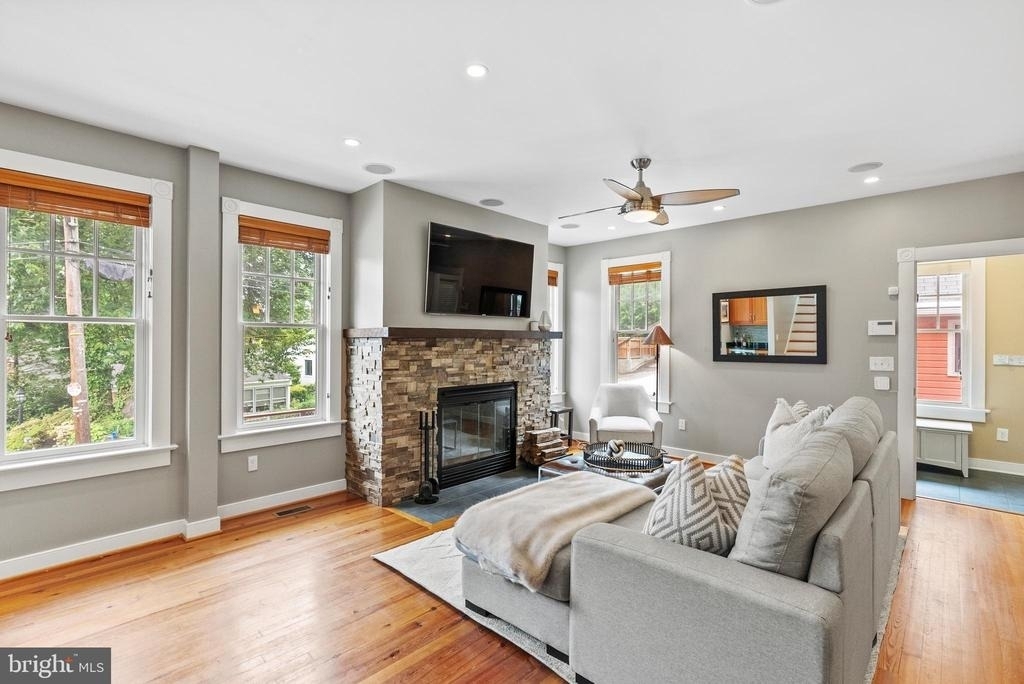 5213 Cathedral Avenue Nw - Photo 1