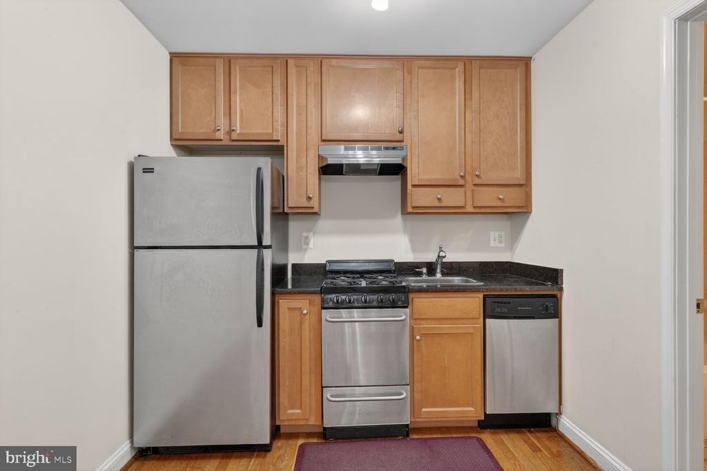 1820 Swann Street Nw - Photo 3