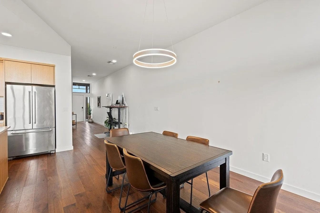 1322 E 12th St - Photo 15