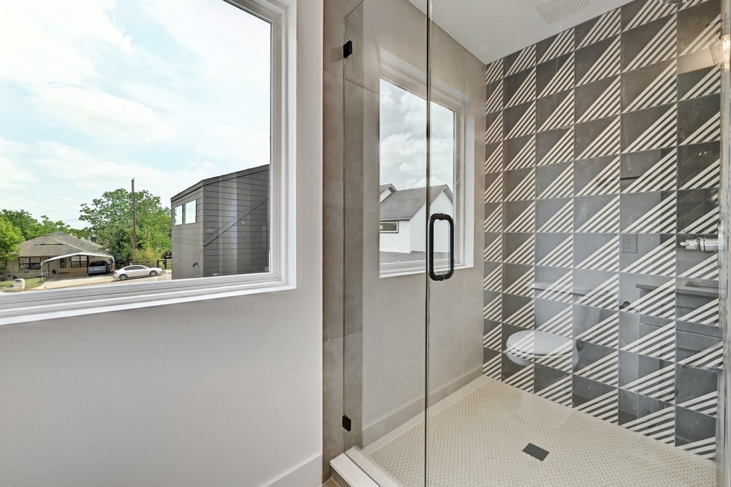 2308 Maxwell Ln - Photo 9