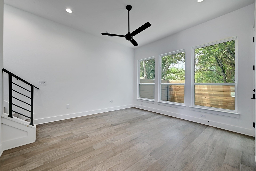 2308 Maxwell Ln - Photo 5