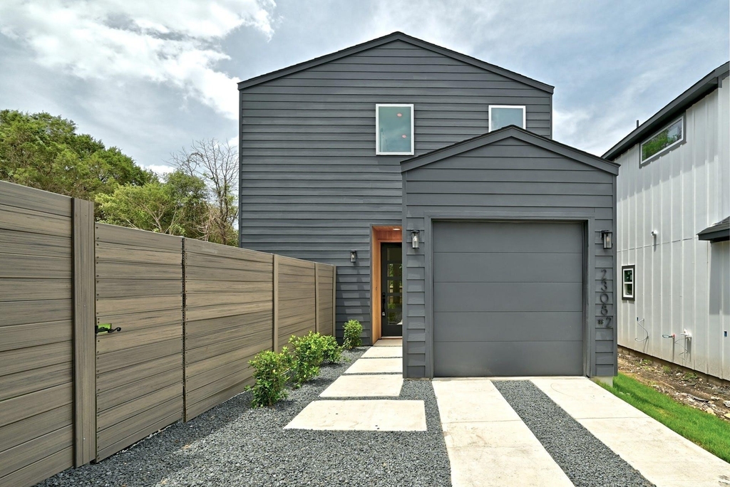 2308 Maxwell Ln - Photo 0