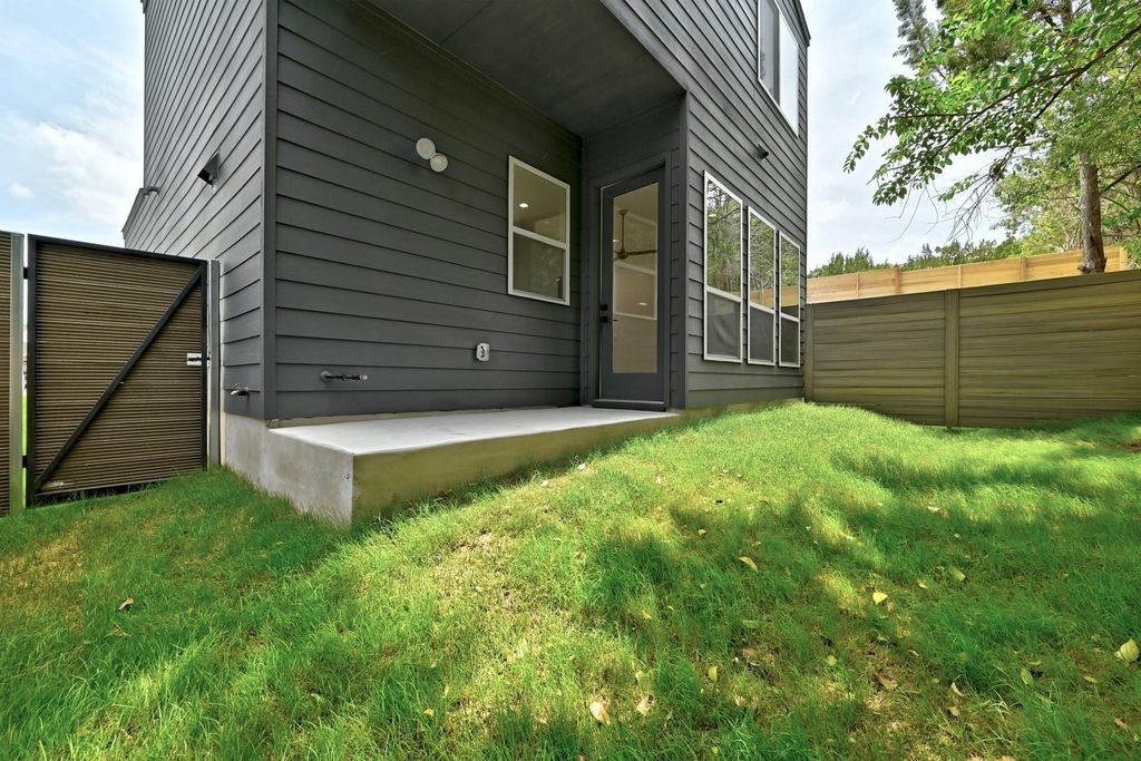 2308 Maxwell Ln - Photo 14