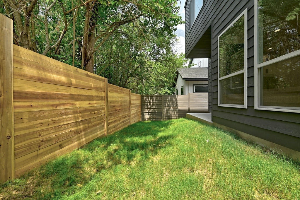 2308 Maxwell Ln - Photo 15