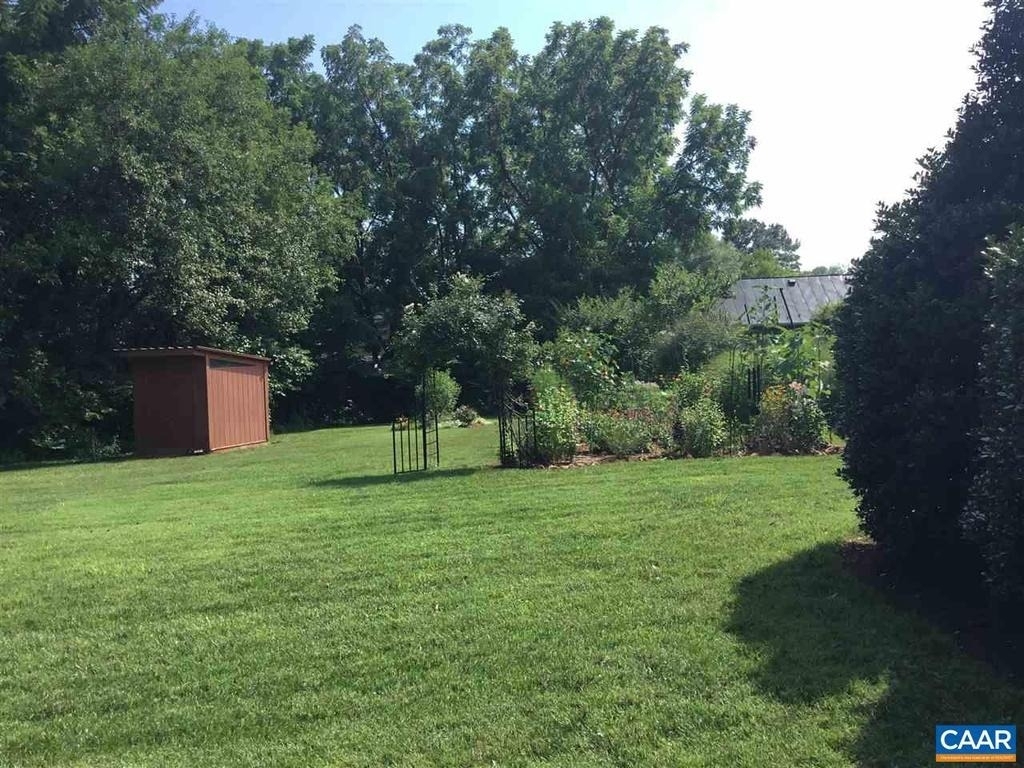 202 Douglas Ave - Photo 18