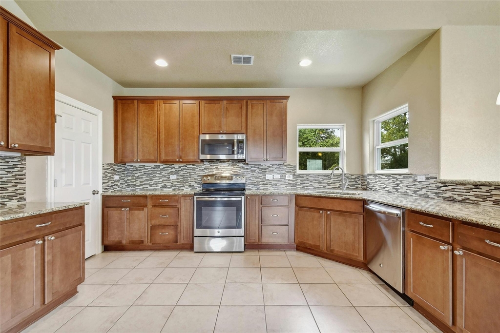 1007 Meckel Dr - Photo 8