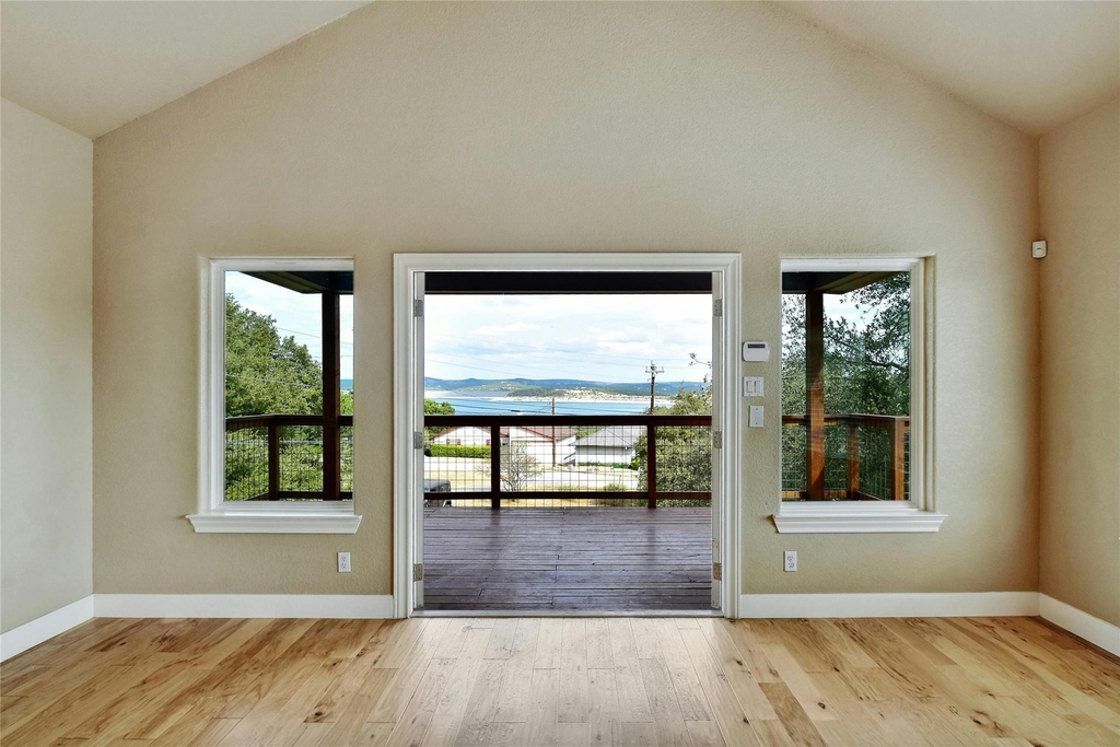1007 Meckel Dr - Photo 1