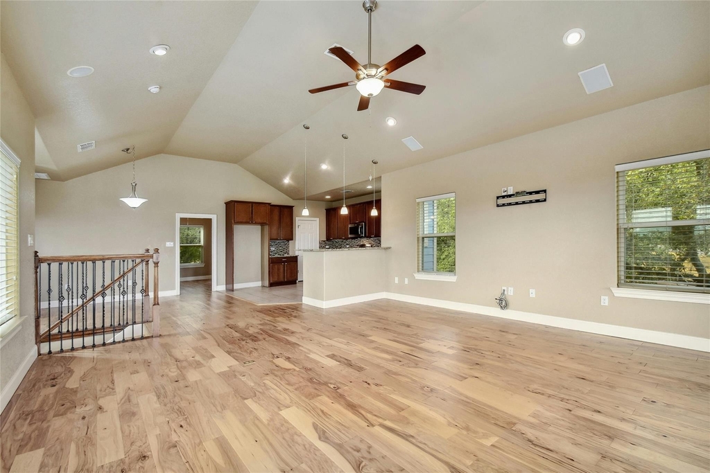1007 Meckel Dr - Photo 6