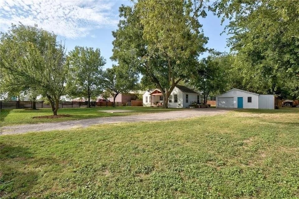 19107 Fm 969 Rd - Photo 3