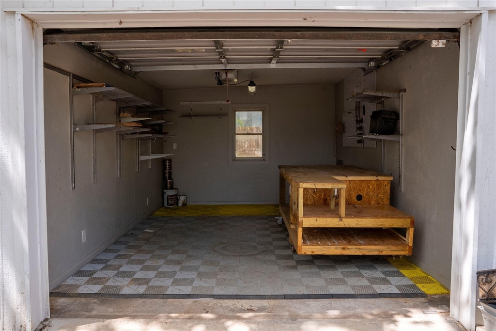19107 Fm 969 Rd - Photo 23