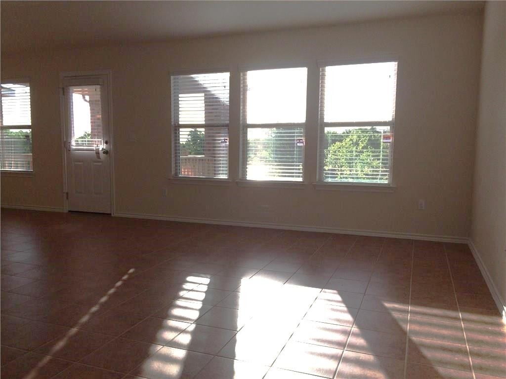 12029 Arran St - Photo 4