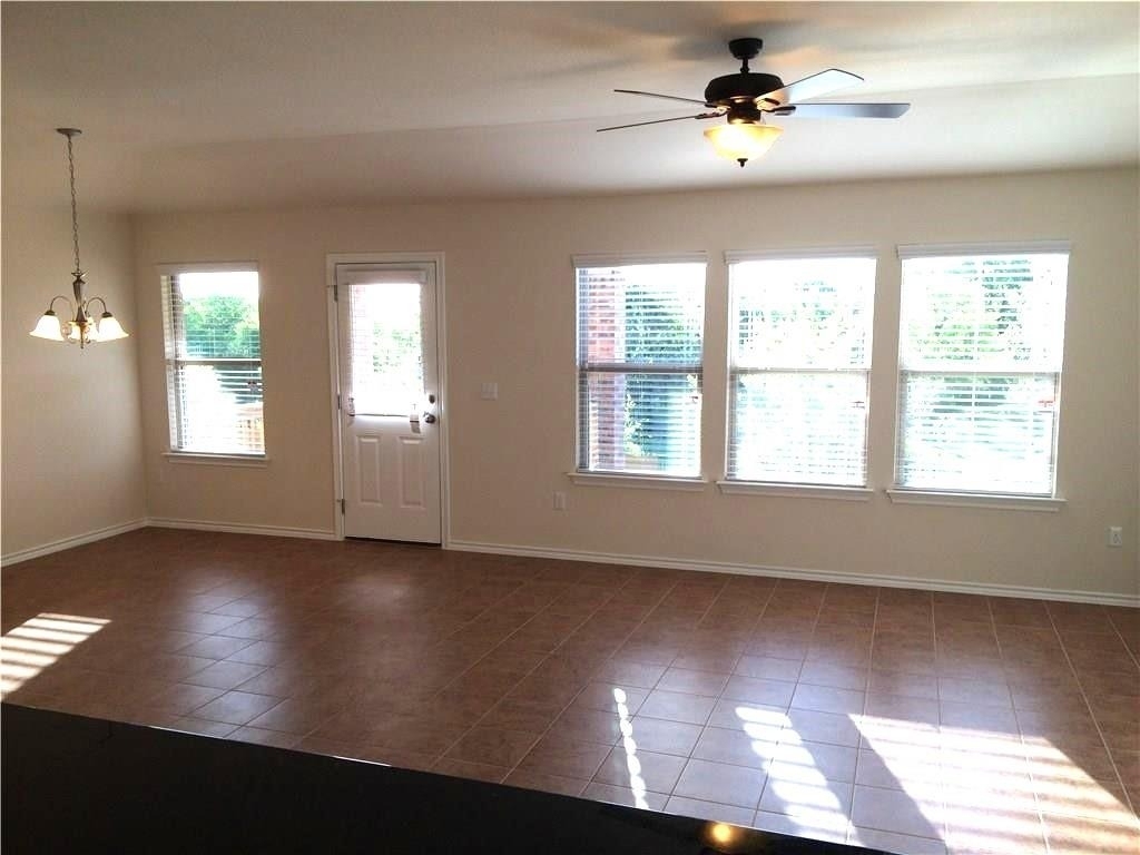 12029 Arran St - Photo 5