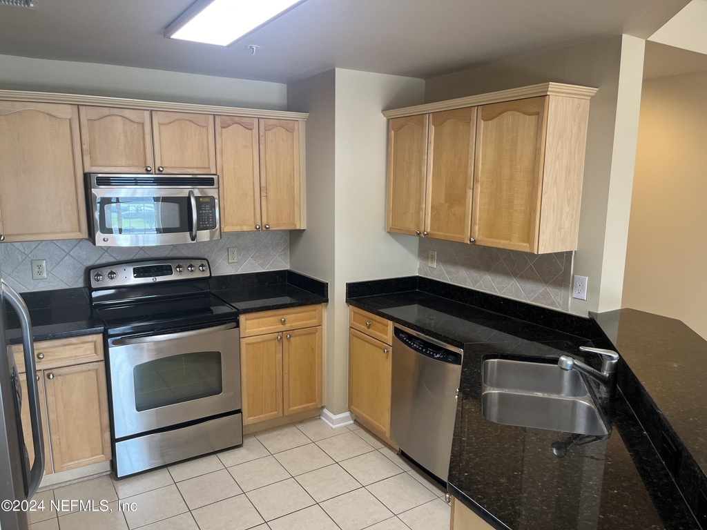 400 E Bay Street - Photo 54