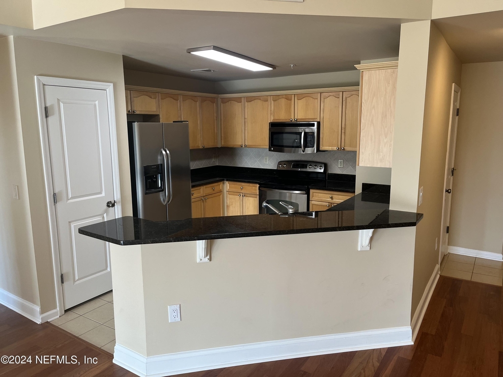 400 E Bay Street - Photo 52